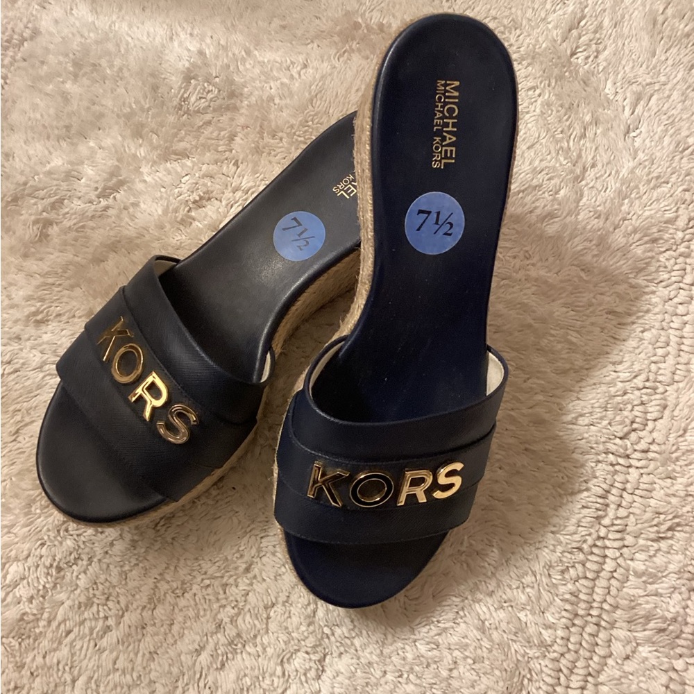 MK Wedge  Sandals Navy Blue size 7.5 adorable & a must have